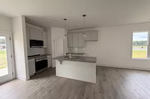 61 W Coulter Ct, Selma, NC 27576 - Photo 3