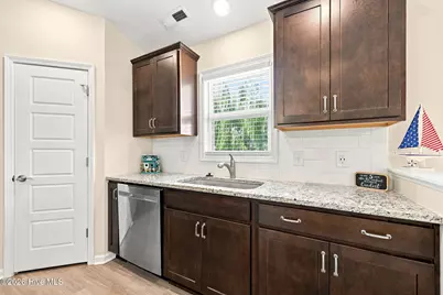 621 West Beaufort Road, Beaufort, NC 28516 - Photo 13