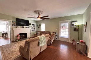 900 Beaman St, Clinton, NC 28328 - Photo 3