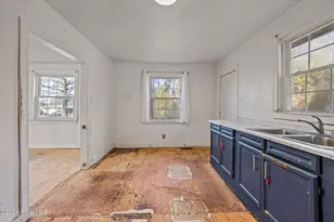 306 Easy St, La Grange, NC 28551 - Photo 9