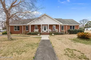 1601 River Bluff Rd, Morehead City, NC 28557 - Photo 37