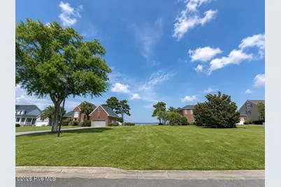 1601 River Bluff Road, Morehead City, NC 28557 - Photo 25