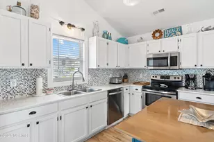 130 Crab St, Holden Beach, NC 28462 - Photo 7