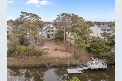 103 SE 27th Street, Oak Island, NC 28465 - Photo 9