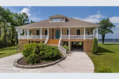 522 Sandy Point Drive, Beaufort, NC 28516 - Photo 1