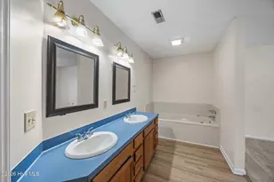 123 W Victoria Ct, Greenville, NC 27834 - Photo 17