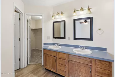 123 W Victoria Court #F, Greenville, NC 27834 - Photo 25