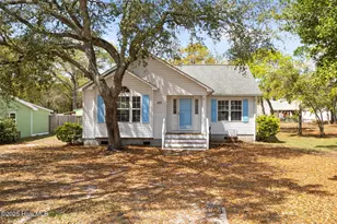 103 NE 5th St, Oak Island, NC 28465 - Photo 5