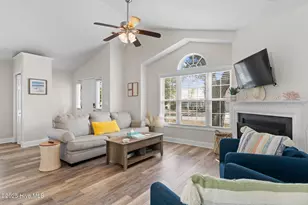 103 NE 5th St, Oak Island, NC 28465 - Photo 7