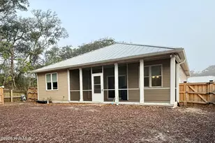 100 Evergreen Ln, Pine Knoll Shores, NC 28512 - Photo 15