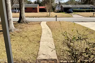 1113 Cherry Tree Dr, New Bern, NC 28562 - Photo 11