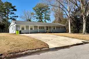 1113 Cherry Tree Dr, New Bern, NC 28562 - Photo 3