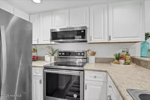 1518 Lake Park Blvd S, Carolina Beach, NC 28428 - Photo 5