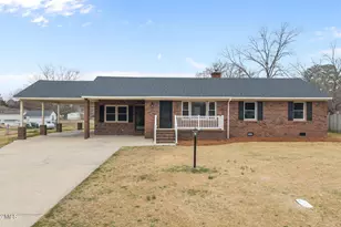 450 Camellia St, Kinston, NC 28504 - Photo 1