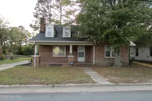 803 McKoy St, Clinton, NC 28328 - Photo 3