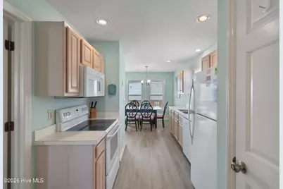 140 Ocean Boulevard E, Holden Beach, NC 28462 - Photo 17
