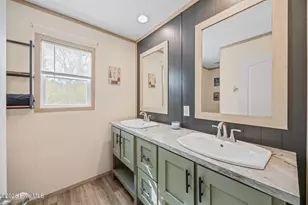 728 James St, Hubert, NC 28539 - Photo 21