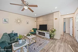 728 James St, Hubert, NC 28539 - Photo 5