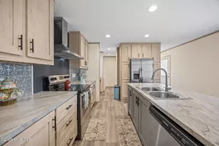 728 James St, Hubert, NC 28539 - Photo 9