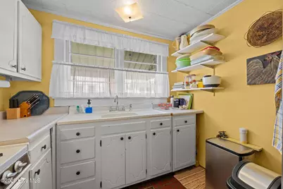 506 Broad Street, Oriental, NC 28571 - Photo 9