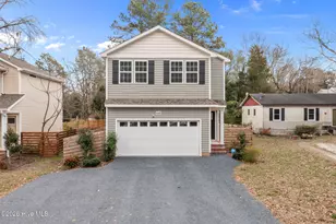 645 S Gaines St, Southern Pines, NC 28387 - Photo 1