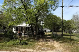 610 Jackson St, Laurinburg, NC 28352 - Photo 1