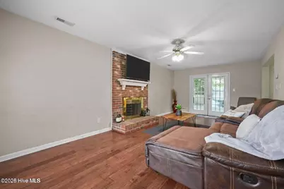 120 Winthrope Way, Jacksonville, NC 28546 - Photo 5
