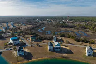 607 Cannonsgate Dr, Newport, NC 28570 - Photo 1