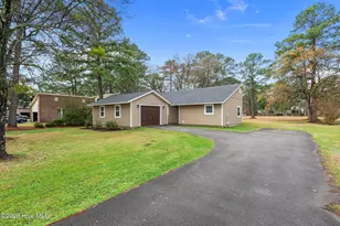 707 Plantation Dr, New Bern, NC 28562 - Photo 1