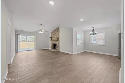 707 Plantation Drive, New Bern, NC 28562 - Photo 3