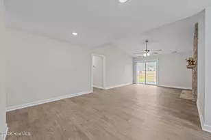 707 Plantation Dr, New Bern, NC 28562 - Photo 5