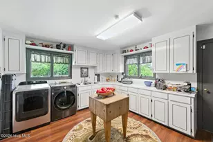474 E Barefoot Rd, Newton Grove, NC 28366 - Photo 29