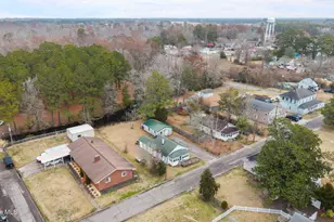 406 Howard St, Columbia, NC 27925 - Photo 5