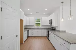 308 S Vann St, Burgaw, NC 28425 - Photo 11