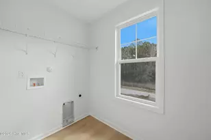 706 W Hayes St, Burgaw, NC 28425 - Photo 27