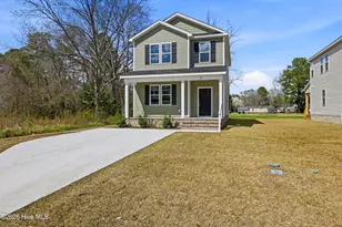 706 W Hayes St, Burgaw, NC 28425 - Photo 3