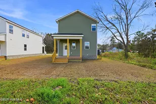 706 W Hayes St, Burgaw, NC 28425 - Photo 33