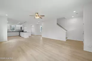 706 W Hayes St, Burgaw, NC 28425 - Photo 9