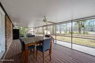 327 Plantation Dr, New Bern, NC 28562 - Photo 11