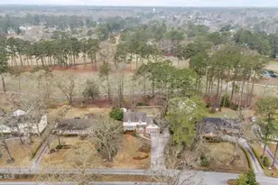 327 Plantation Dr, New Bern, NC 28562 - Photo 43