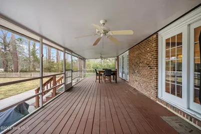 327 Plantation Drive, New Bern, NC 28562 - Photo 7