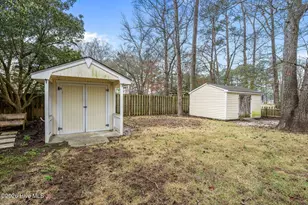 327 Plantation Dr, New Bern, NC 28562 - Photo 13