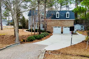 201 Madison Ct, Swansboro, NC 28584 - Photo 3