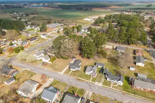 102 E Purvis St, Robersonville, NC 27871 - Photo 11