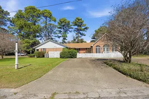1514 Crescent Dr, Elizabeth City, NC 27909 - Photo 5
