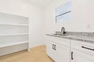 305 Spinnaker St, Elizabeth City, NC 27909 - Photo 11