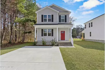709 W Hayes Street, Burgaw, NC 28425 - Photo 1