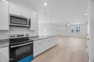 709 W Hayes St, Burgaw, NC 28425 - Photo 13