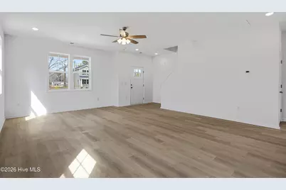 711 W Hayes Street, Burgaw, NC 28425 - Photo 9