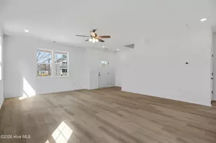 711 W Hayes St, Burgaw, NC 28425 - Photo 9